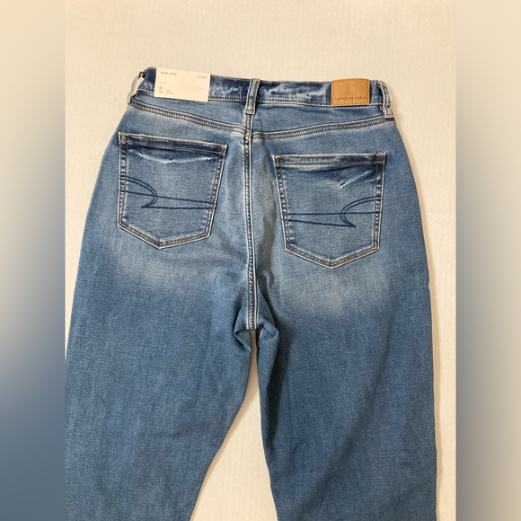 American Eagle Outfitters | NWT Mom Jean Distressed Soft Knit 6 Long Jeans - Picture 4 of 10